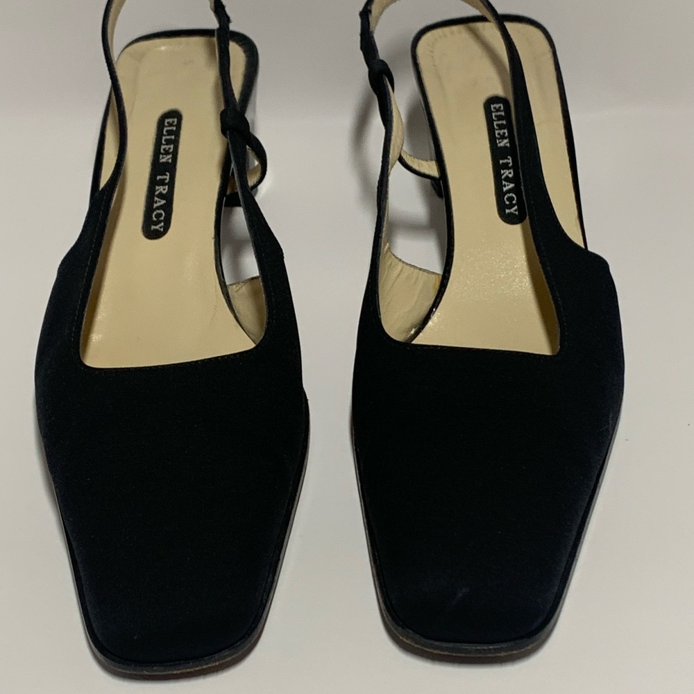Vintage Ellen Tracy 
Gently used condition  Color:Black Satin Size:9B